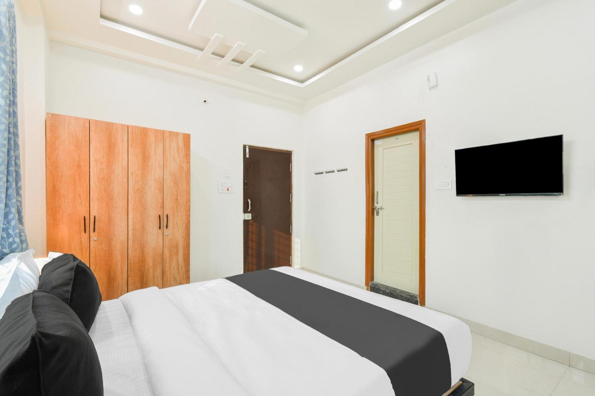 Super Townhouse Kokapet Formerly Aarian Tej Nilayam Gundipet Экстерьер фото