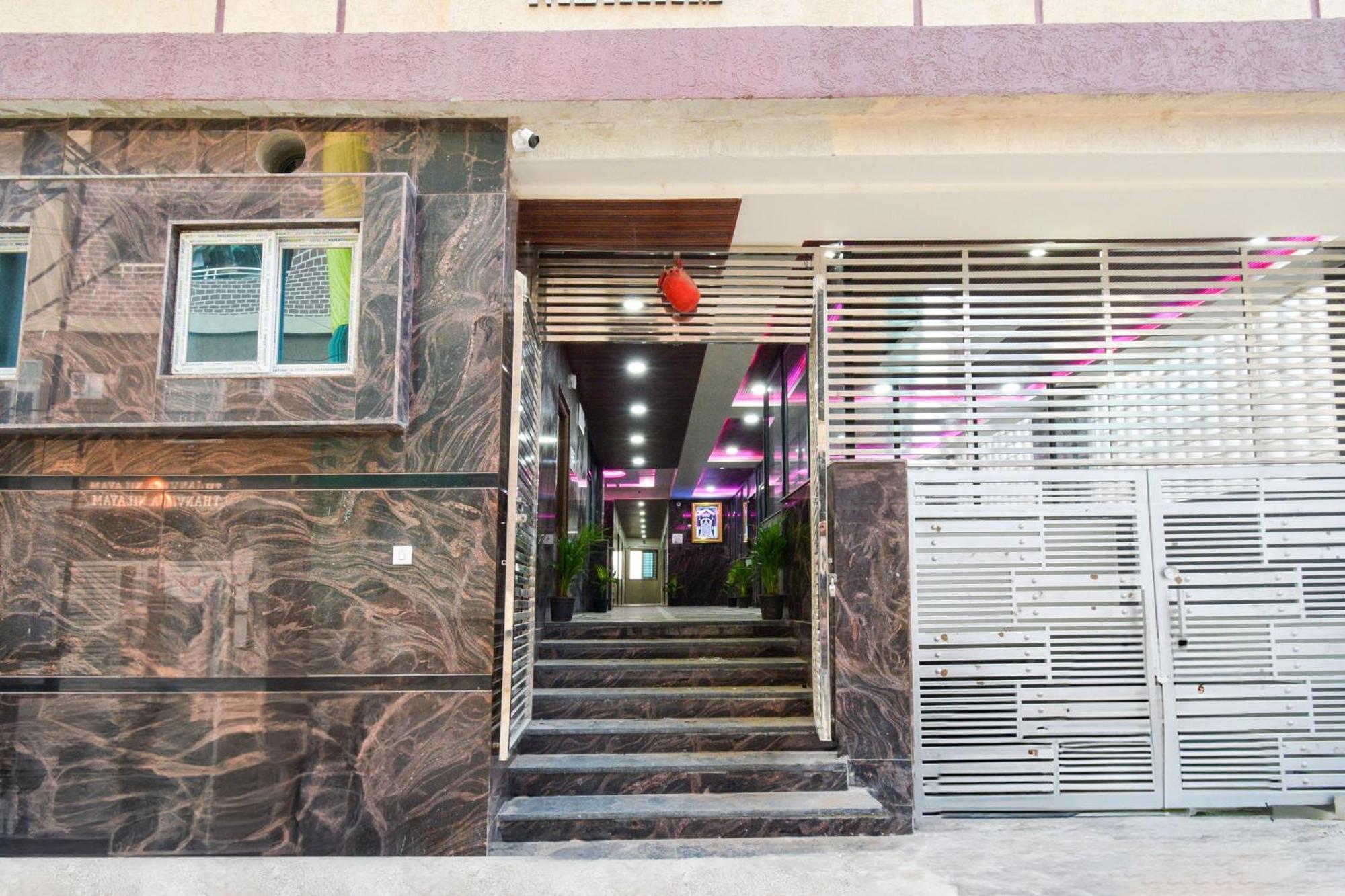 Super Townhouse Kokapet Formerly Aarian Tej Nilayam Gundipet Экстерьер фото