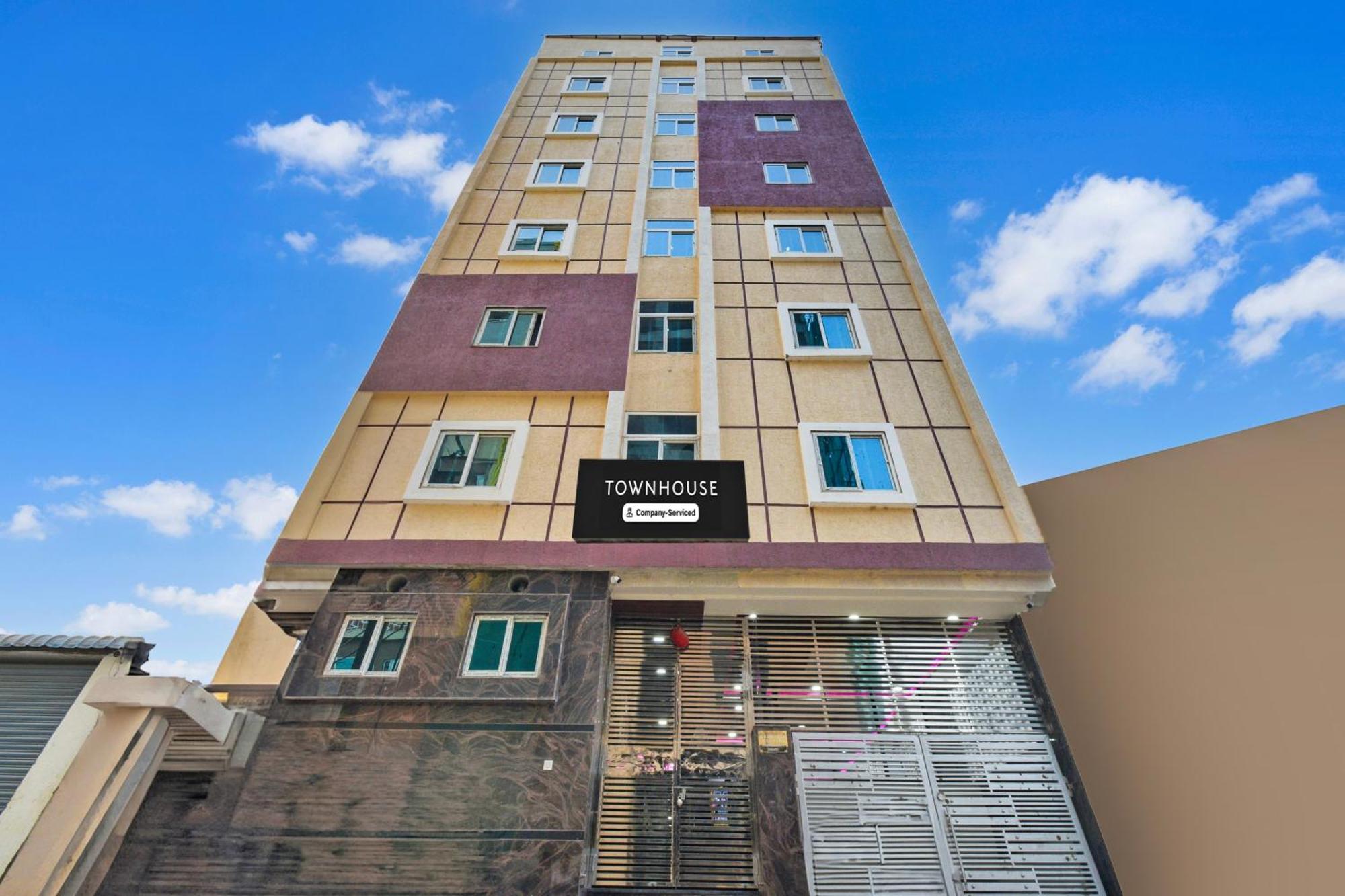 Super Townhouse Kokapet Formerly Aarian Tej Nilayam Gundipet Экстерьер фото