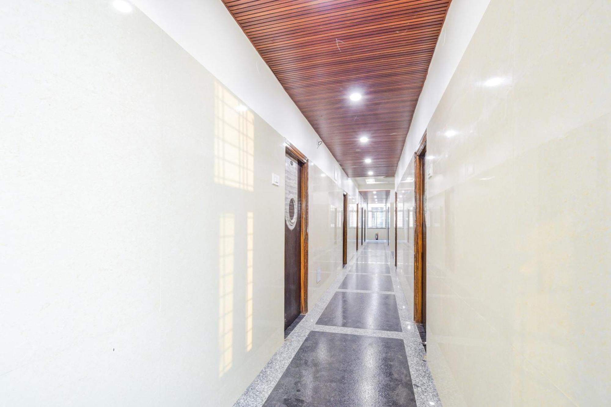 Super Townhouse Kokapet Formerly Aarian Tej Nilayam Gundipet Экстерьер фото