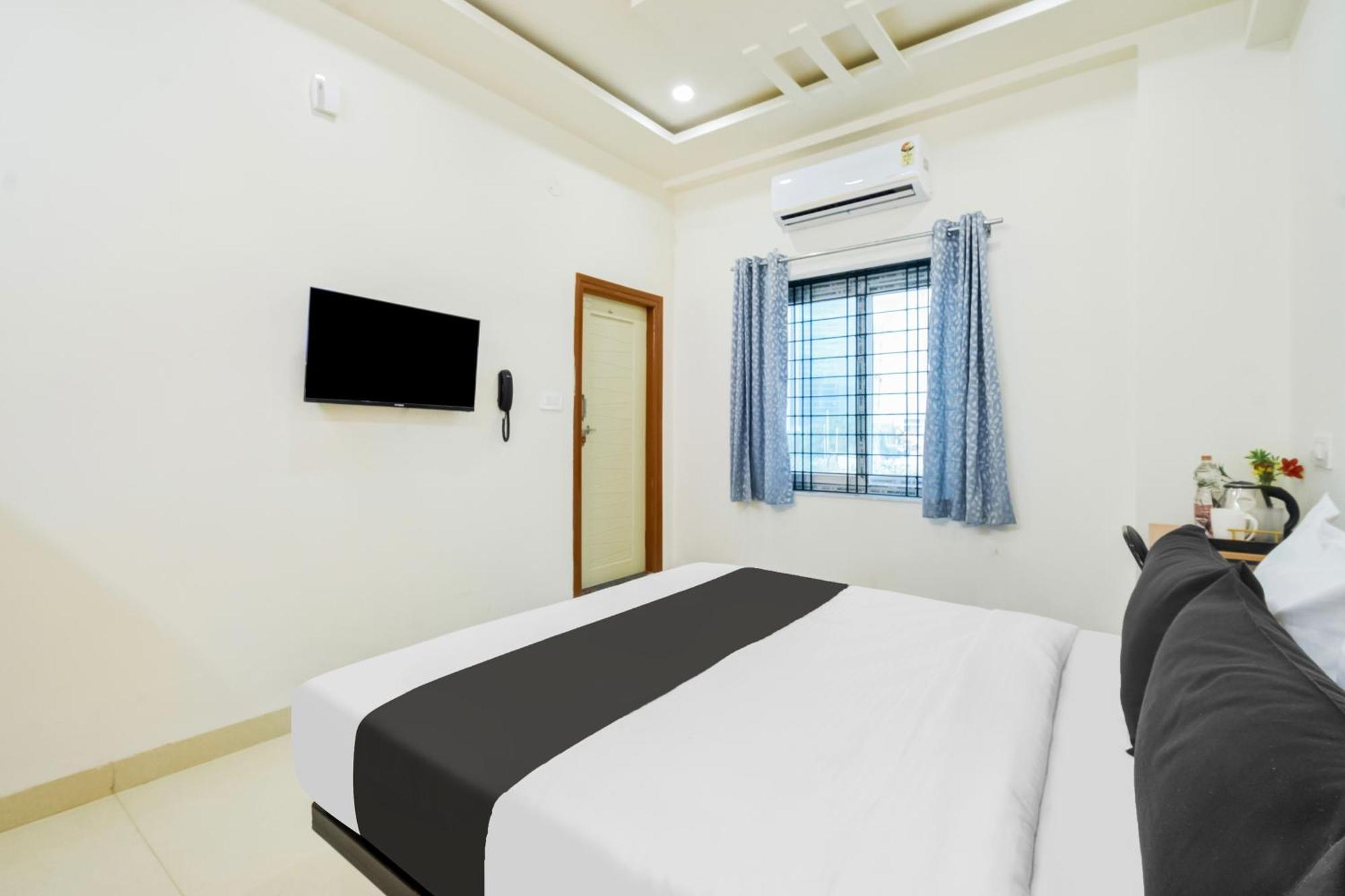 Super Townhouse Kokapet Formerly Aarian Tej Nilayam Gundipet Экстерьер фото